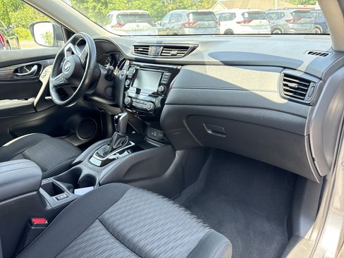 Used 2018 Nissan Rogue SV AWD/4WD image 15