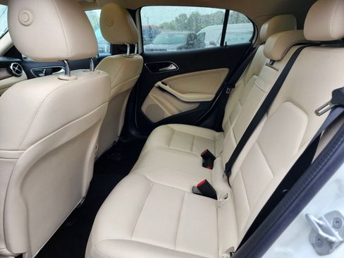 Used 2018 Mercedes-Benz GLA 250 4MATIC image 16