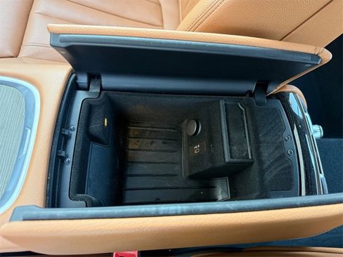 Used 2022 BMW 740i 740i w/ M Sport Package image 23