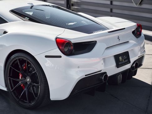 Used 2017 Ferrari 488 GTB image 10