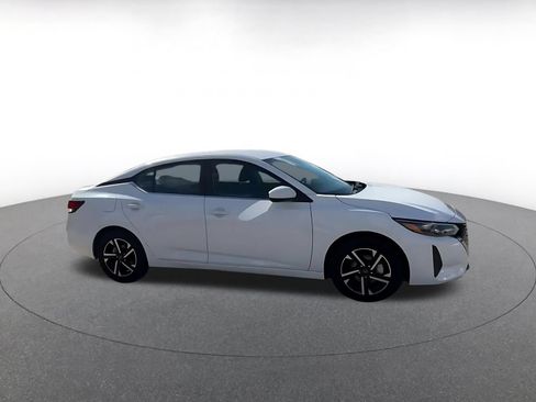 Used 2025 Nissan Sentra SV FWD image 2
