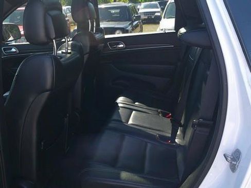 Used 2014 Jeep Grand Cherokee Limited w/ Luxury Group II AWD/4WD image 9