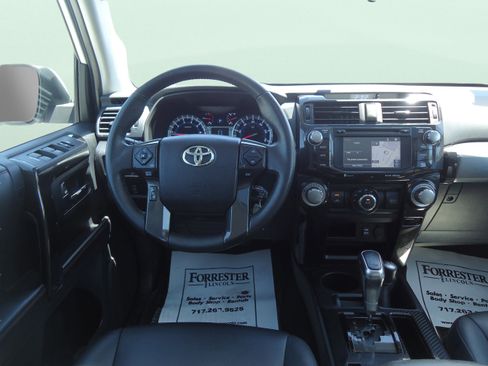 Used 2018 Toyota 4Runner TRD Off-Road Premium AWD/4WD image 13