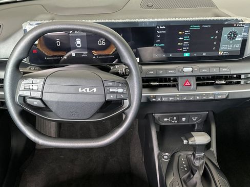 Certified 2025 Kia K4 LXS image 15