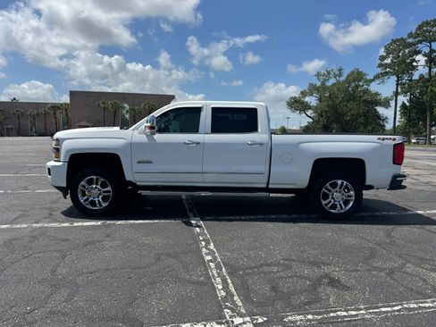 Used 2015 Chevrolet Silverado 2500 High Country w/ Duramax Plus Package AWD/4WD image 9