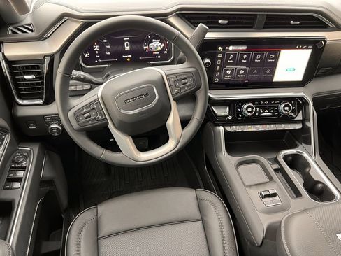 New 2026 GMC Sierra 2500 Denali w/ Denali Reserve Package image 8