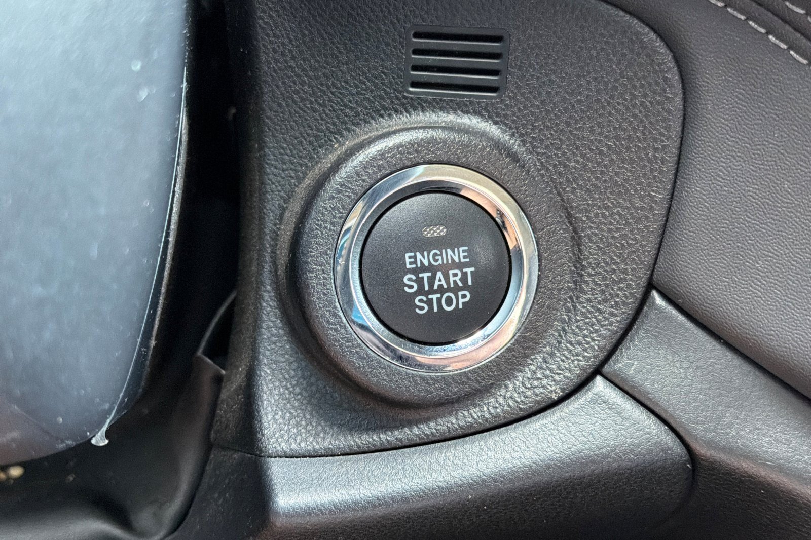 Used 2025 Subaru Outback Premium AWD/4WD image 20