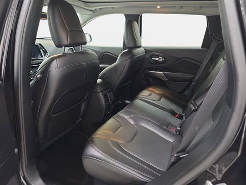 Used 2021 Jeep Cherokee Limited AWD/4WD image 12