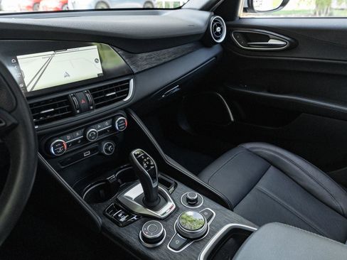 Used 2023 Alfa Romeo Giulia Sprint image 15