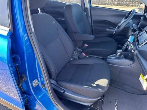 Certified 2025 Nissan Kicks Play S FWD image 17
