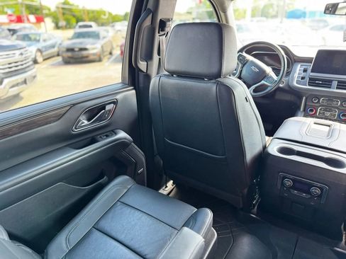 Used 2022 Chevrolet Tahoe Z71 w/ Luxury Package AWD/4WD image 15