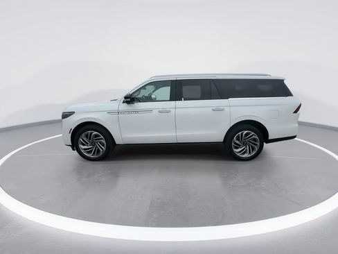 New 2025 Lincoln Navigator L Reserve AWD/4WD image 5