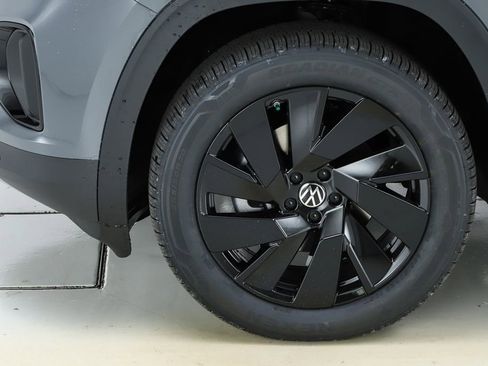 New 2026 Volkswagen Atlas Cross Sport SE image 44