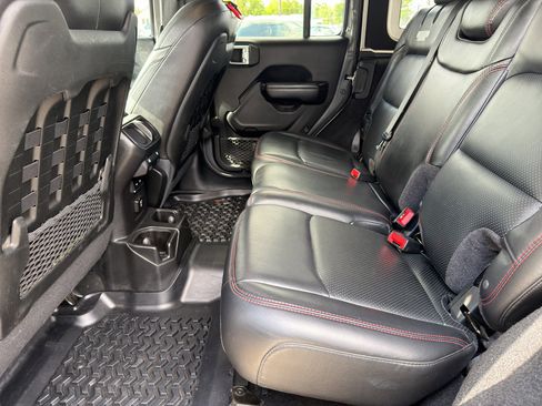 Used 2020 Jeep Wrangler Unlimited Rubicon w/ LED Lighting Group AWD/4WD image 10