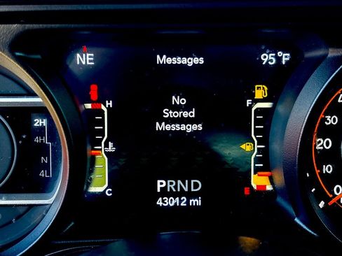 Used 2024 Jeep Wrangler Unlimited Rubicon image 23