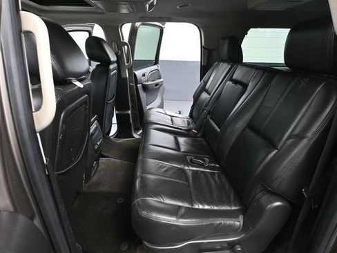 Used 2012 GMC Yukon XL SLT w/ SLT-2 Equipment Package AWD/4WD image 36