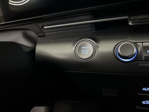 Used 2025 Hyundai Kona SEL image 16