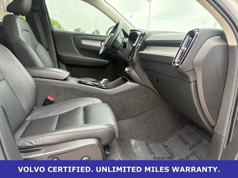 Certified 2025 Volvo XC40 B5 Plus AWD/4WD image 36