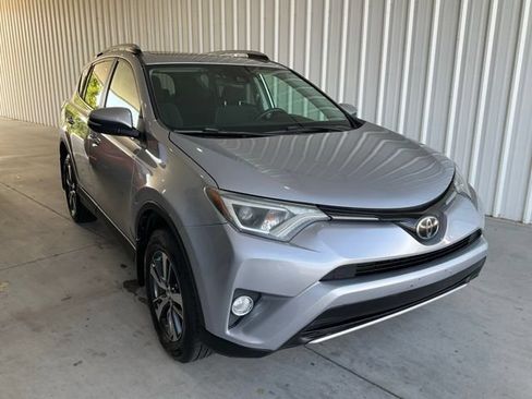 Used 2018 Toyota RAV4 XLE AWD/4WD image 25