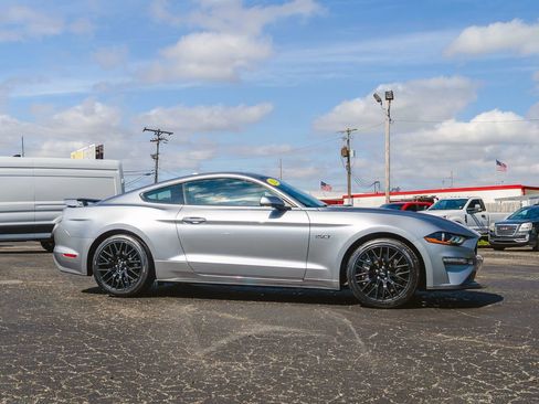 Used 2021 Ford Mustang GT RWD image 3