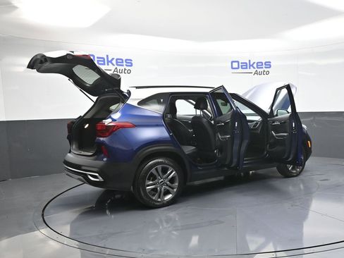 Certified 2023 Kia Seltos S w/ Navigation Package image 41