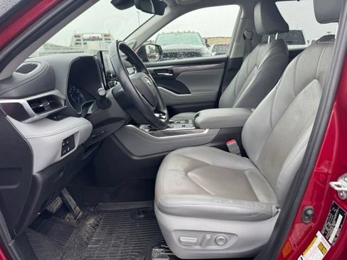 Used 2021 Toyota Highlander Limited AWD/4WD image 11