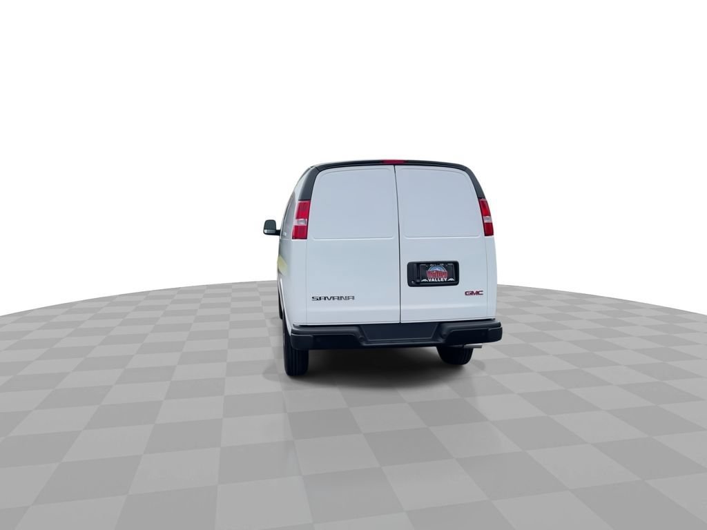 New 2026 GMC Savana 3500 w/ Driver Convenience Package RWD image 7