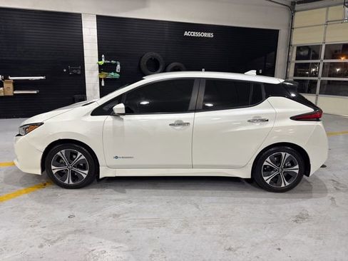 Used 2018 Nissan Leaf SV w/ SV Technology Package FWD image 5