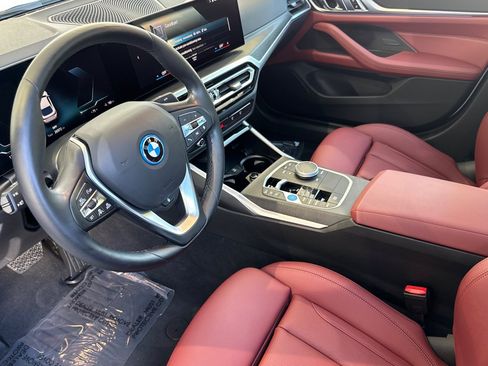 Used 2023 BMW i4 eDrive40 RWD image 11