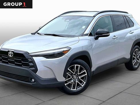 Used 2026 Toyota Corolla Cross XLE FWD image 1