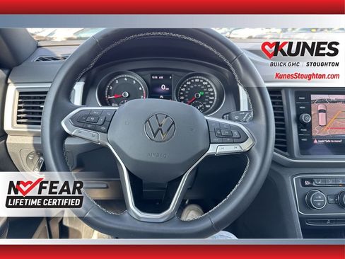Used 2021 Volkswagen Atlas Cross Sport SE w/ Panoramic Sunroof Package image 25
