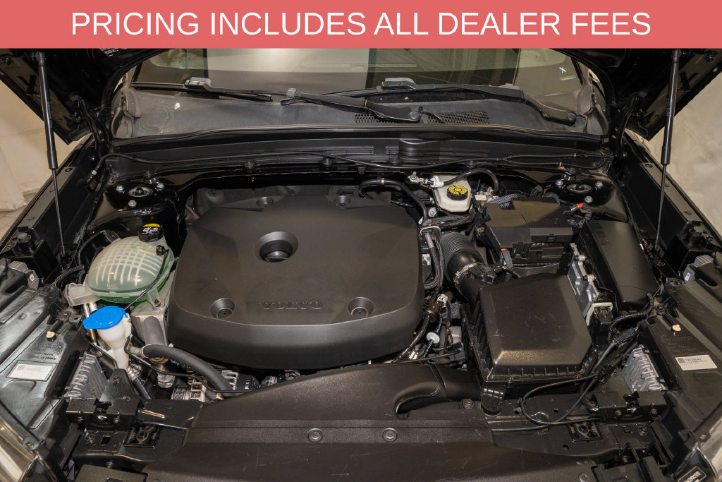 Used 2019 Volvo XC40 T4 R-Design FWD image 20