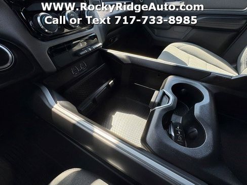 Used 2022 RAM 1500 Big Horn AWD/4WD image 32