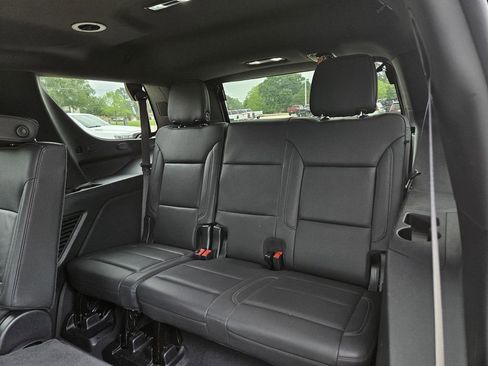 Used 2025 Chevrolet Tahoe Z71 AWD/4WD image 36