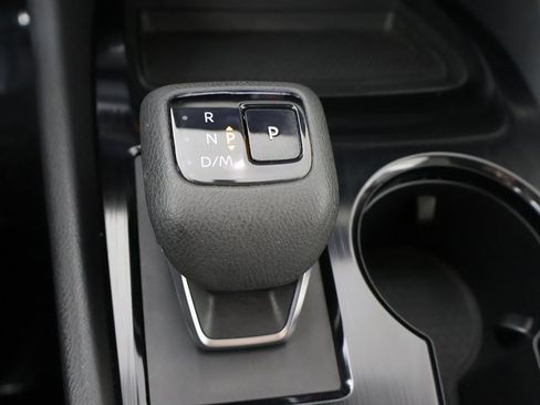 Used 2023 Nissan Rogue SV image 40