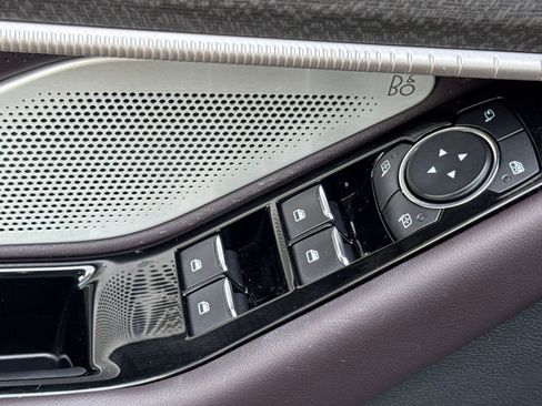 Used 2025 Ford Explorer Platinum w/ LUX Leather Package image 12