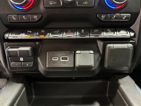Used 2022 Chevrolet Silverado 1500 LTZ image 14