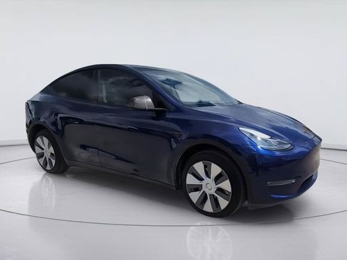 Used 2023 Tesla Model Y Long Range AWD/4WD image 2