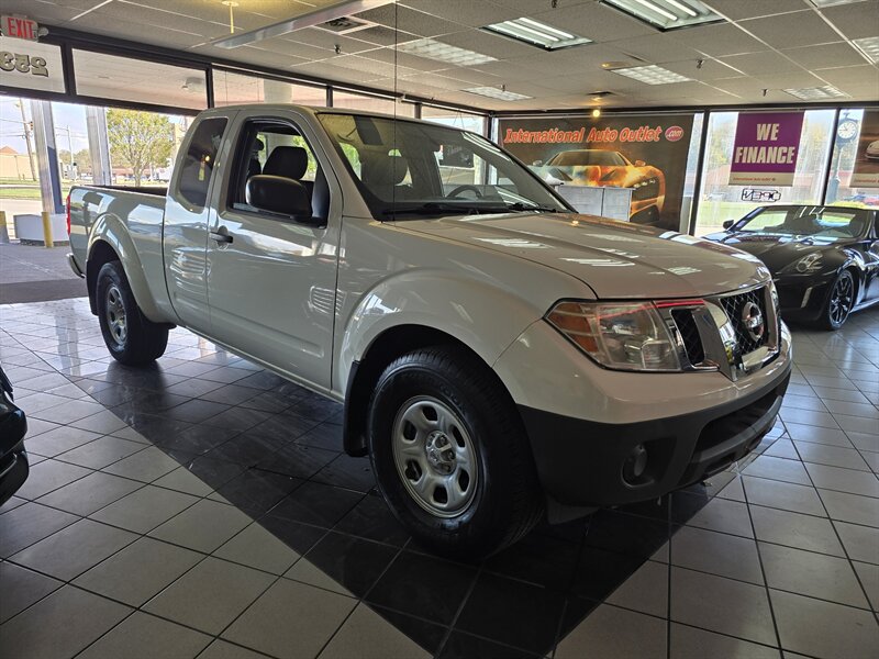 Used 2021 Nissan Frontier S RWD image 3