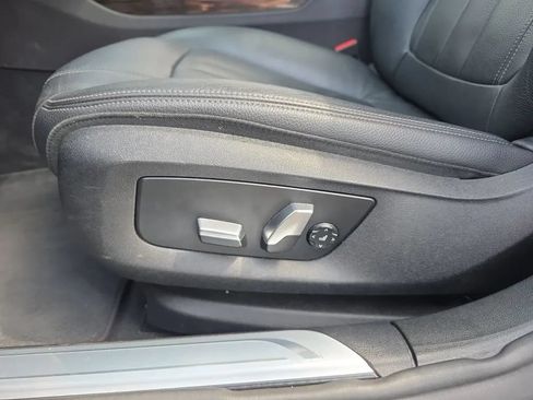 Used 2019 BMW 740i w/ Cold Weather Package RWD image 15