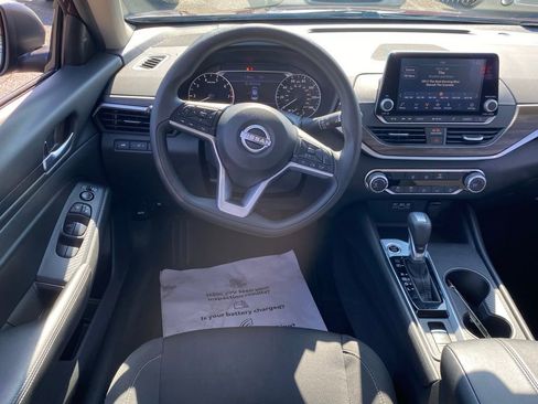 Used 2025 Nissan Altima 2.5 SV AWD/4WD image 10