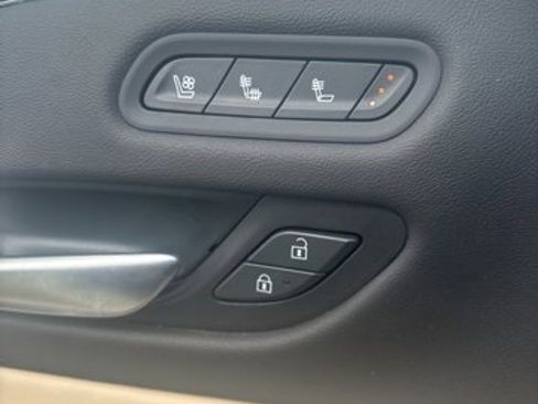 Certified 2023 Cadillac Escalade Premium Luxury w/ Performance Package image 25