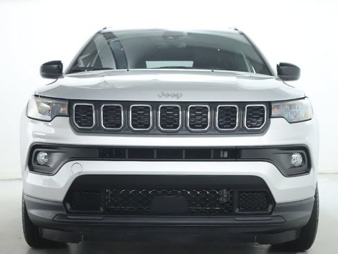 Used 2024 Jeep Compass Latitude AWD/4WD image 6