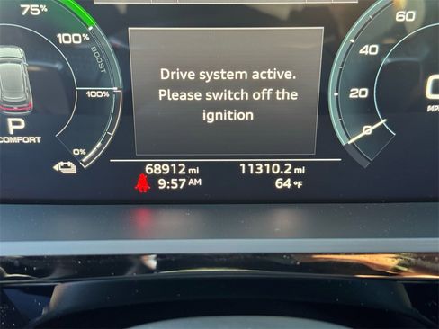 Used 2019 Audi e-tron Prestige w/ Prestige Package image 28