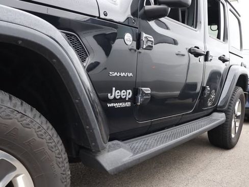 Used 2021 Jeep Wrangler Unlimited Sahara w/ Cold Weather Group AWD/4WD image 3