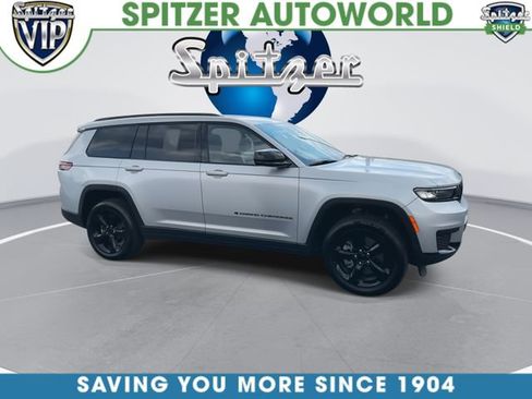 Used 2023 Jeep Grand Cherokee L Laredo image 2
