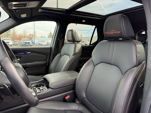 Used 2024 Honda Pilot TrailSport image 9