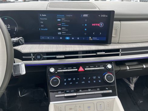 Used 2025 Hyundai Santa Fe Calligraphy image 18