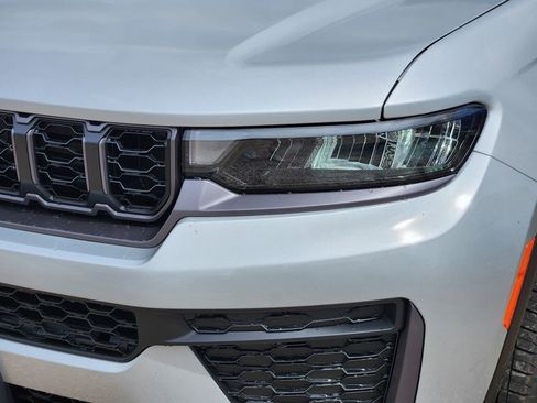 New 2026 Jeep Grand Cherokee Altitude RWD image 5