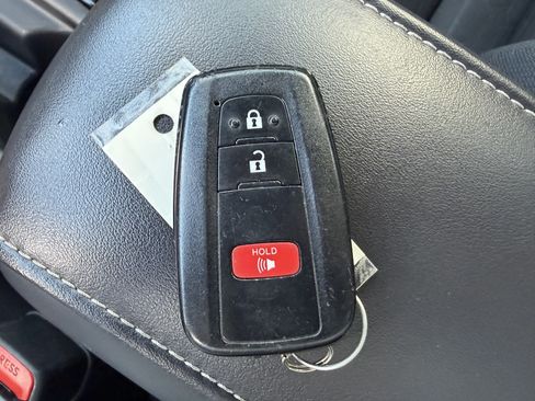 Used 2022 Toyota Corolla SE FWD image 30